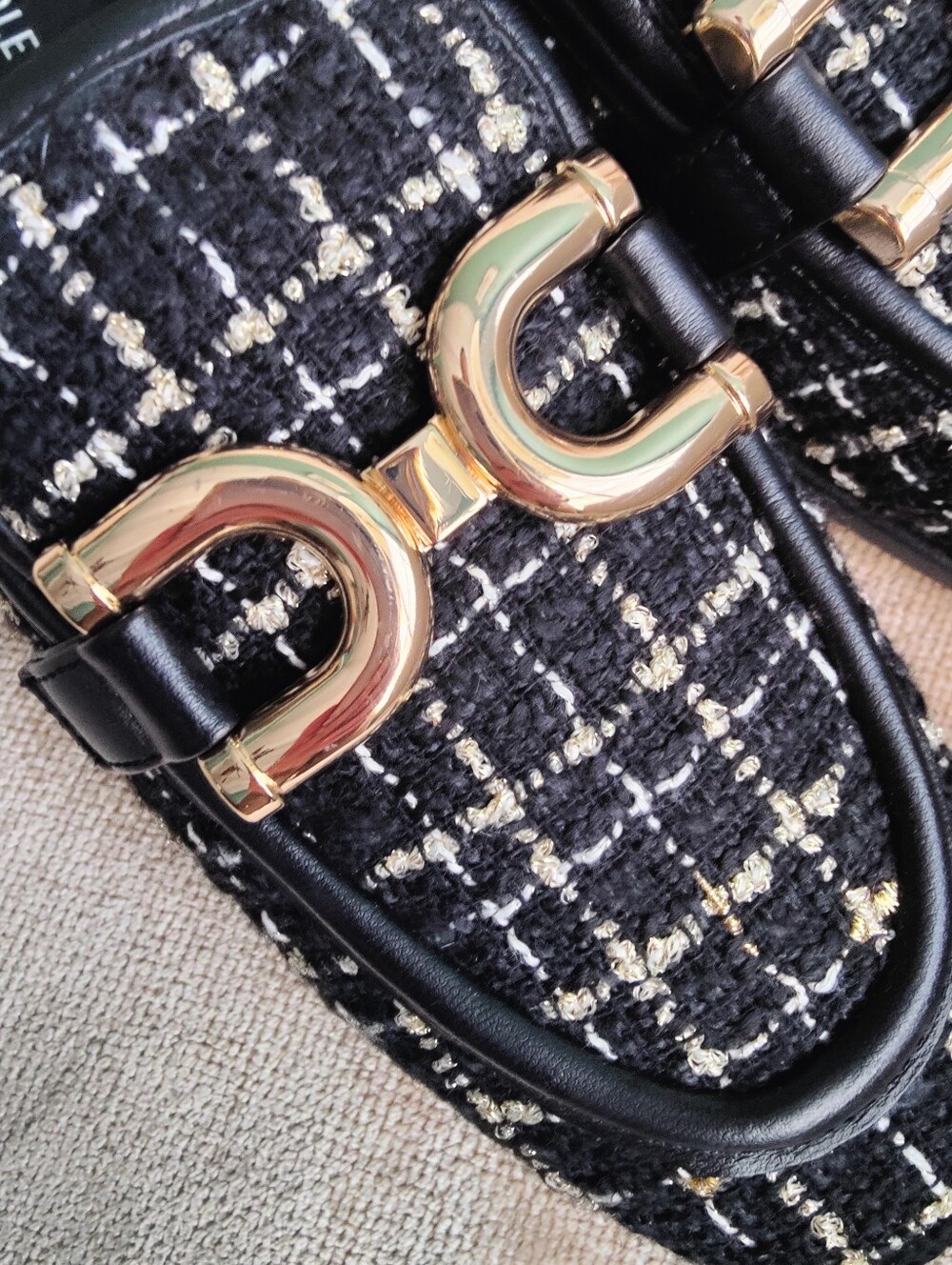 New Kenneth Cole Black and Gold Tweed Larisa Loafers with Gold Tone Buckle, Sz8 - Picture 5 of 13